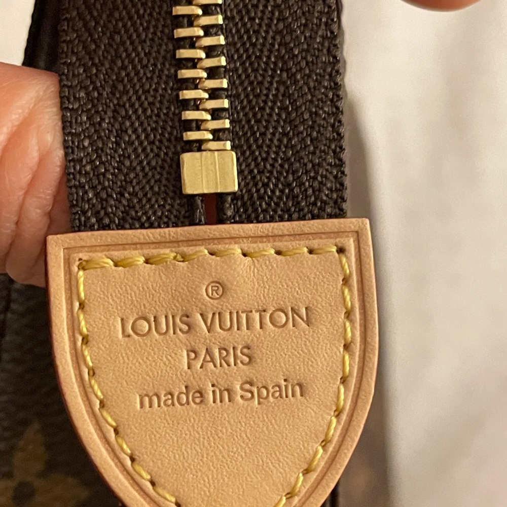 Louis Vuitton Toiletry 26 - Picture 5 of 8
